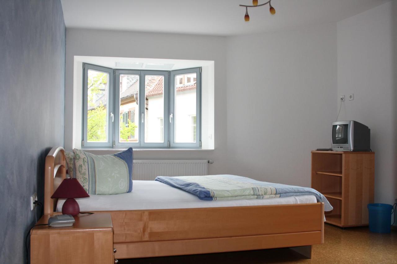 Zum Weinsticher, Weingut Anlag/Nichterlein Rhodt unter Rietburg Kültér fotó